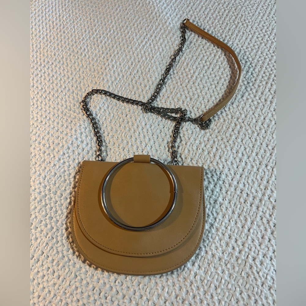Chelsea Tan Leather Silver Metal Magnetic Closure Crossbody Chain Strap Bag